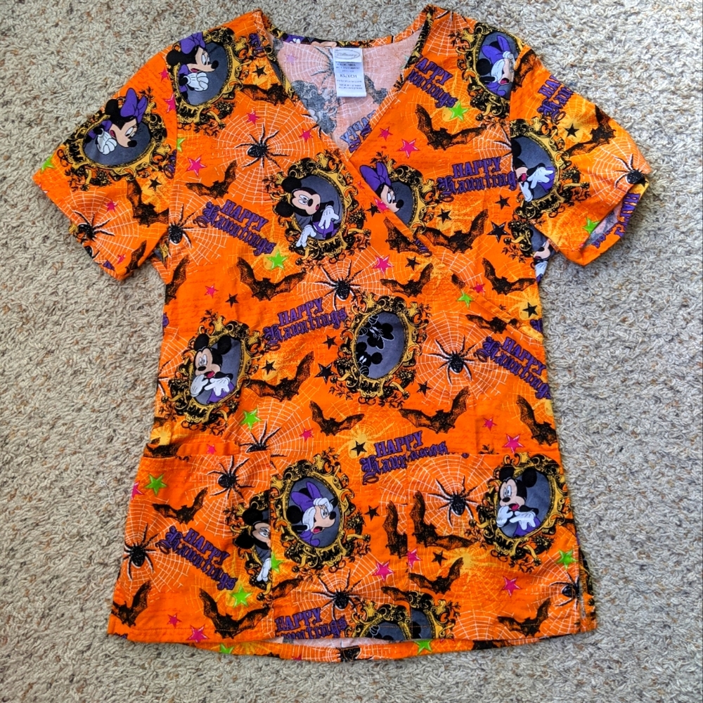 Disney Mickey & Minnie Halloween Scrub Top 🎃